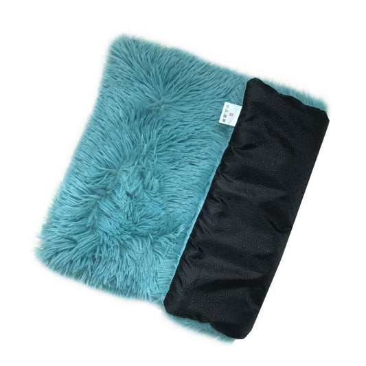 Blue Plush Pet Mat for Dogs and Cats - 70x100cm, Anti-Slip, Warm and Cozy for Autumn and Winter